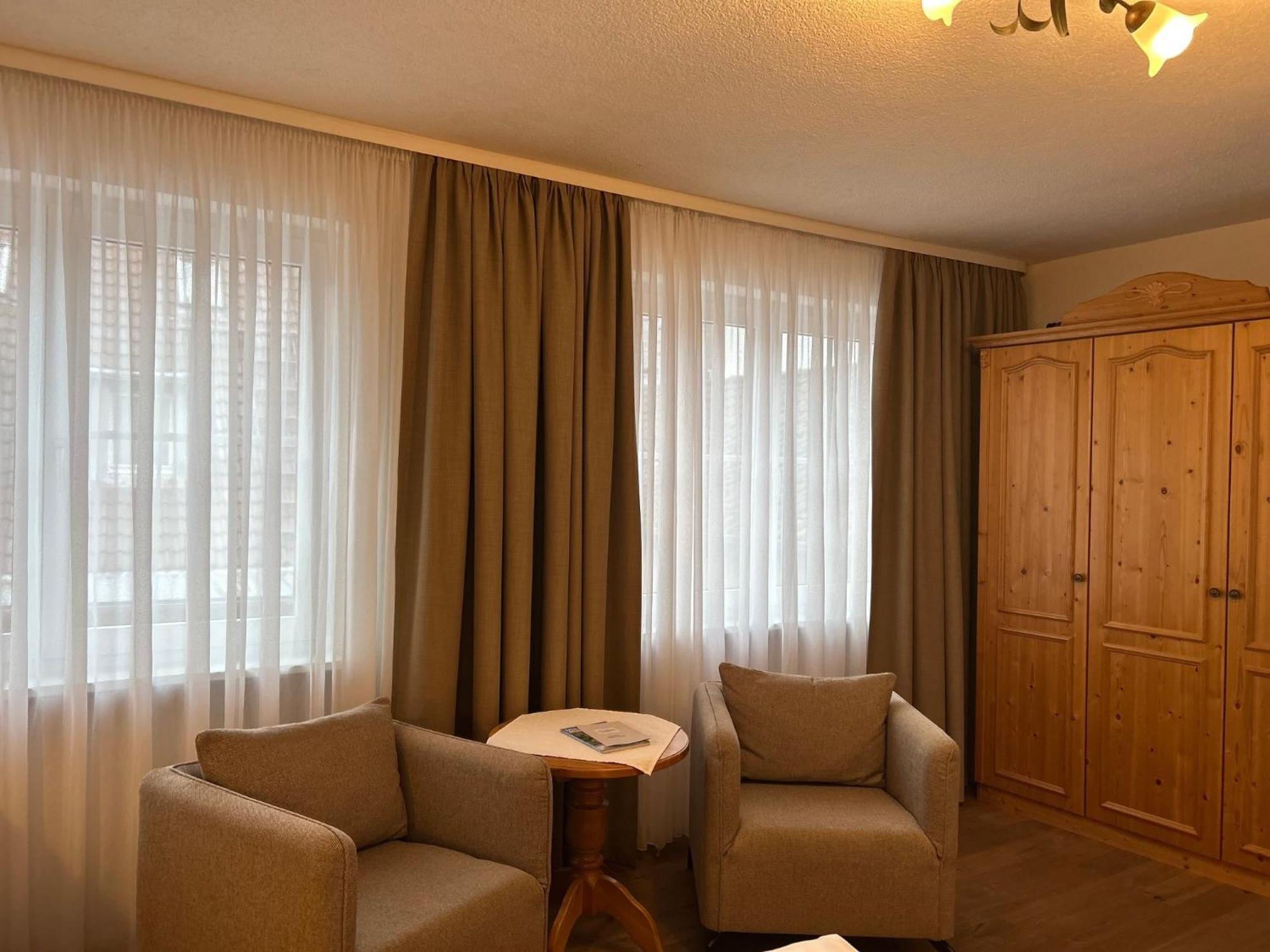 אוברלינגן Seehotel Schaepfle מראה חיצוני תמונה