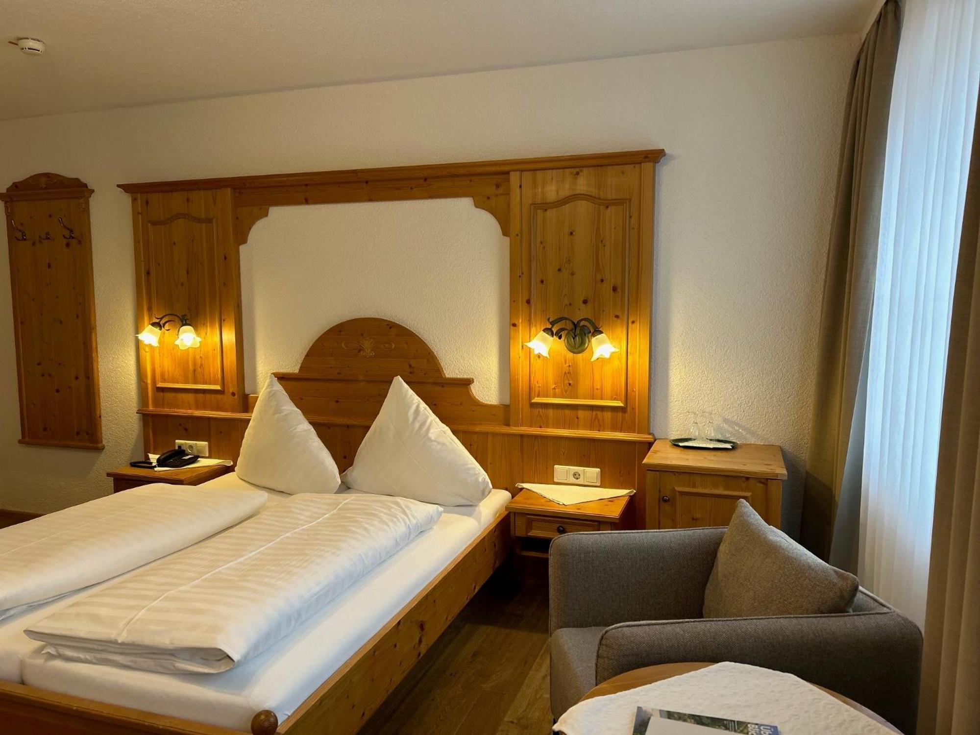 אוברלינגן Seehotel Schaepfle מראה חיצוני תמונה